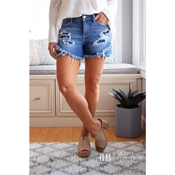 Judy Blue Tulip Distressed Jean Shorts Layered Leg Size Medium - Picture 11 of 11